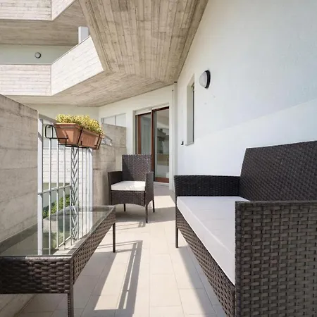 Apartament Trilocale Con Balcone E Vista Montagne